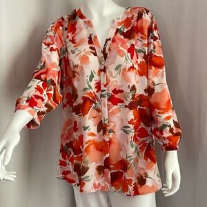 NYDJ beautiful and colorful button down shirt